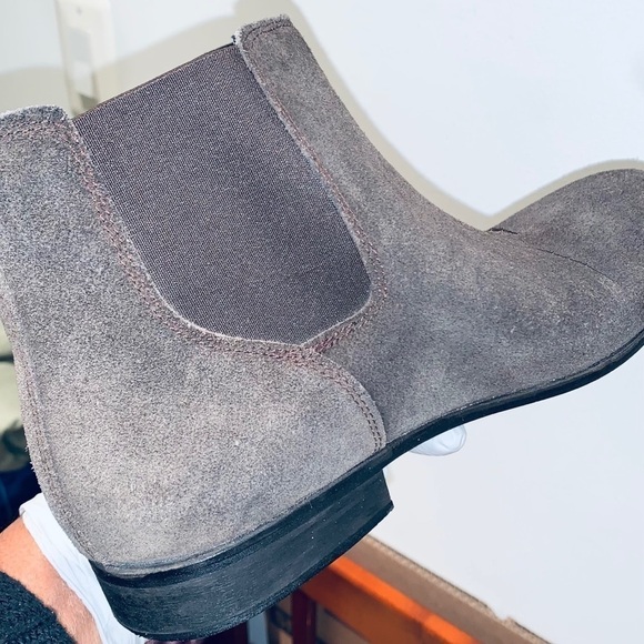 Urban Outfitters Ankle Suede Chukka Boots. - Picture 4 of 12